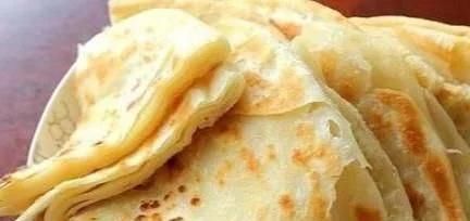 电饼铛烙饼,总是很硬大厨教你一招,软香有层次,放三天都不硬