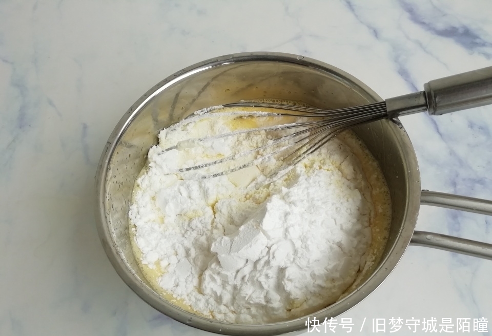 教你做|教你做孩子爱吃的奶黄包，香甜松软，奶香浓郁，一顿3个不够吃！