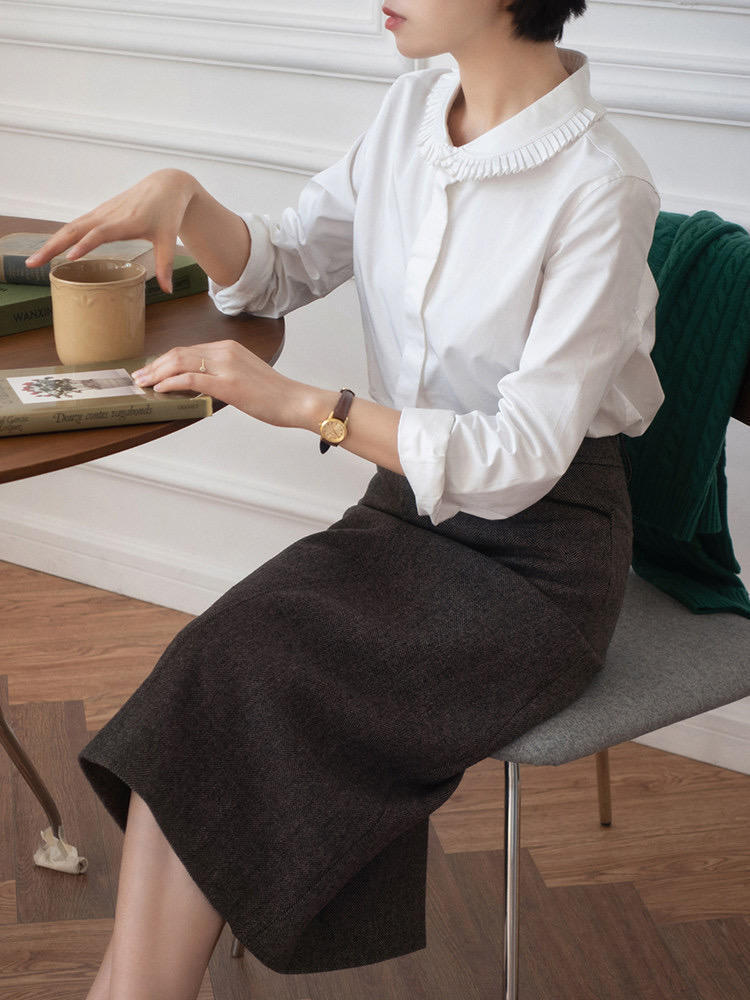 穿搭|这个冬天一定要拥有一件羊毛衫,搭配棕色西装裤,简直不要太美!