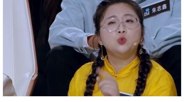 這節(jié)目太真實(shí)！《導(dǎo)演請(qǐng)指教》韓雪被“業(yè)余”罵哭，王文也是陪襯