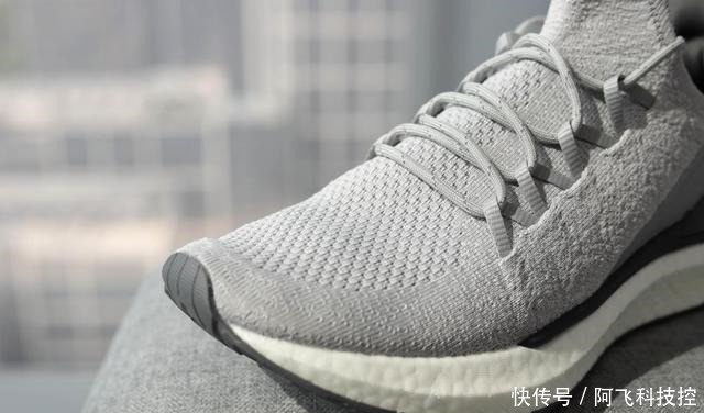 米4|小米再对鞋业造成冲击！年轻人第一双“椰子”，堪比装了弹射器