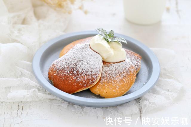 蛋黄|用平底锅就能做舒芙蕾松饼，口感松软香甜，孩子天天吃也不嫌腻！