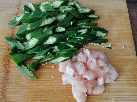 这肉5元1斤,蛋白质比猪肉高,天热要多吃,简单一炒,好吃下饭!