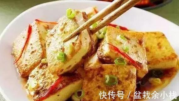红椒|美食推荐：醉排骨、家常豆腐、青椒炒肥肠、牛筋腐竹煲的做法