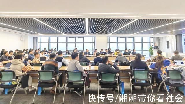 对接会|瞄准新赛道，聚焦最前沿!“元宇宙”产业链对接会在宝山举行