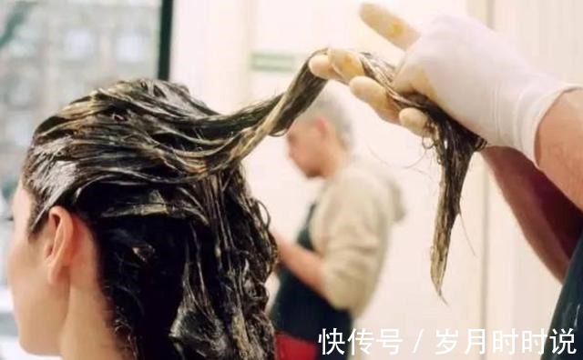 皮肤 黑色染发剂沾在皮肤上如何洗掉三个小妙招,轻松擦掉染发痕迹!