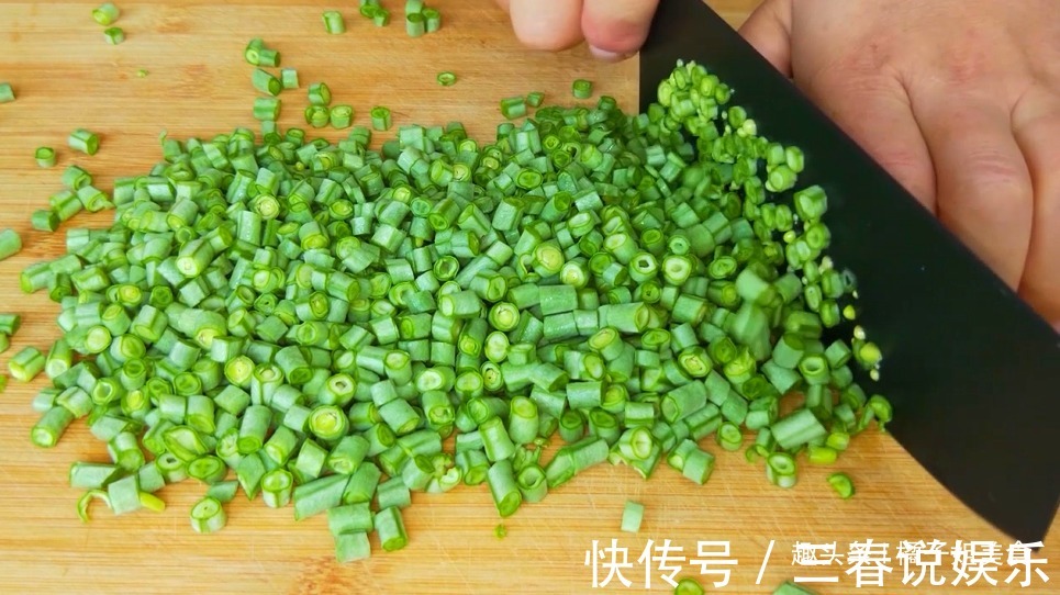 豆角别炒肉了,加3个鸡蛋,简单美味,好吃到你不想放下筷子