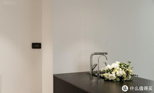 餐厅|80后太太的“穷装”新居火了,大白墙不吊顶,却被评为最美盐系家