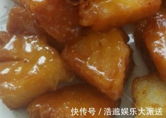 色泽金黄,酥脆焦香松软可口,外皮甜蜜,内层香脆,咬一口满嘴香