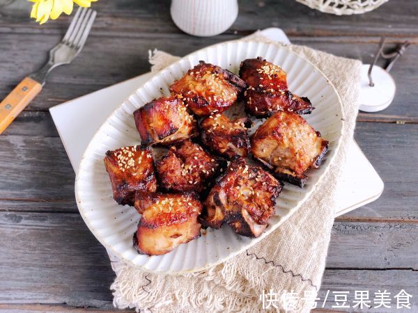 滋阴|方便简单家常菜蒜香烤排骨，让你吃了还想吃