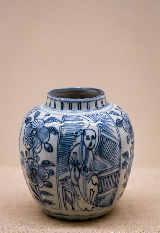 代景德镇|400年前的古人用千年不朽的青花瓷器制作墓志铭,居然还帮了自己的忙