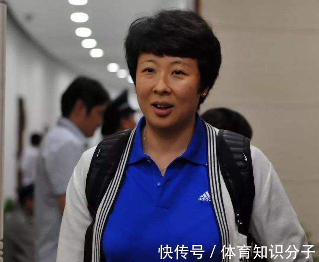 中国女排|冯坤或担任中国女排主帅,远嫁泰国定居多年,丈夫爱子全力支持!