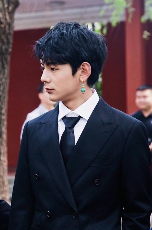 丁真为国争光:联合国发言自信沉稳,打破西方媒体阴谋言论