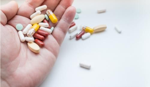 下降|血压高的人:这4类食物别碰,坚持3个事情,不出2月,血压往下降