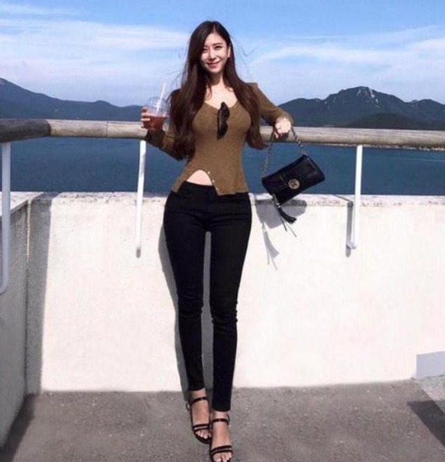 现实生活中|她被称为韩国真人版“海贼王女帝”,健身收获好身材