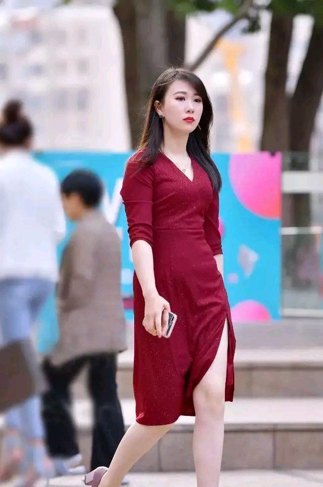 小姐姐 时尚又舒适的穿搭,帮你秀出凸凹有致好身材