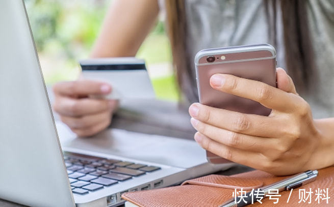 店铺|实体店一件衣服500元，电商却只卖几十块？内幕被打开，你还买吗