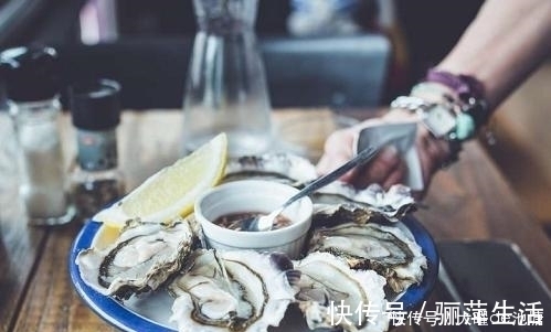 酒精肝|肝脏不好的人,4种食物要少吃,否则吃得越多肝病越严重!