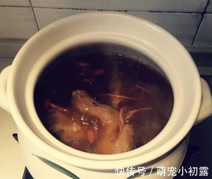 秋天多喝鸽子汤,做法简单,只需记住这几点,做出来鲜香又滋补!
