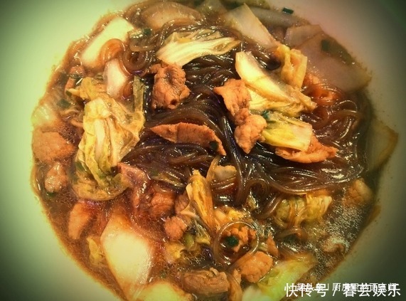 它和白菜炖,暖胃又驱寒,隔天吃一次,小肚子消失,口臭绕路走