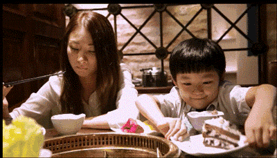 |搞笑GIF趣图:上一秒霸气十足,下一秒跪地求饶