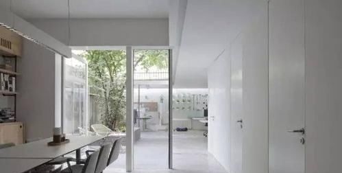 自流平地面|为什么越来越多人装自流平地面?老行家说出内情,后悔入住才察觉