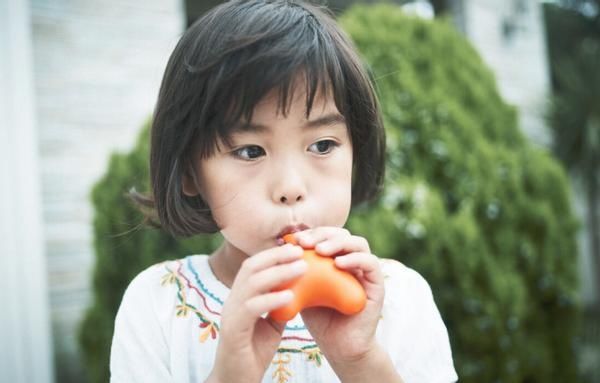 5岁孩子出现积食,身材瘦小,提醒各位家长:4个表现莫忽视