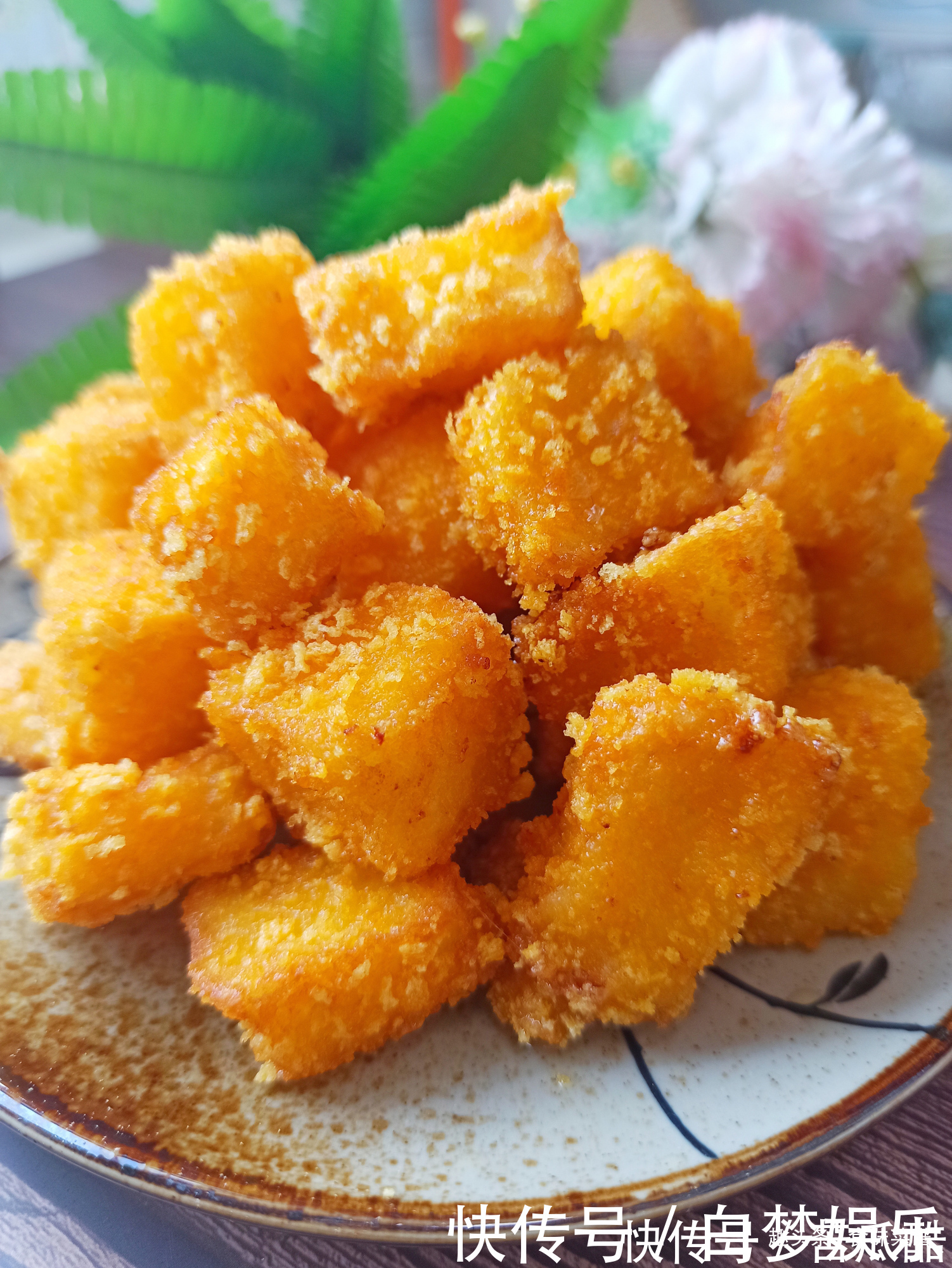 苹果最好吃的做法,加上鸡蛋搅一搅,酥脆香甜,孩子常吃增强记忆