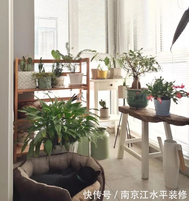 装修|南京阳台装修,阳台和客厅之间要打通吗?这样是不是更好?