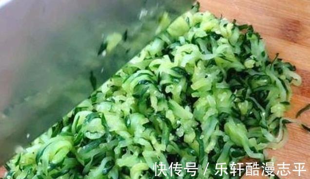 木耳|三伏天，用它包饺子，没肉也好吃，清香不油腻，一周吃五次不嫌烦