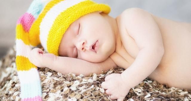 睡眠|宝宝一般会经历四个“睡眠倒退期”,教你三招,轻松助娃度过