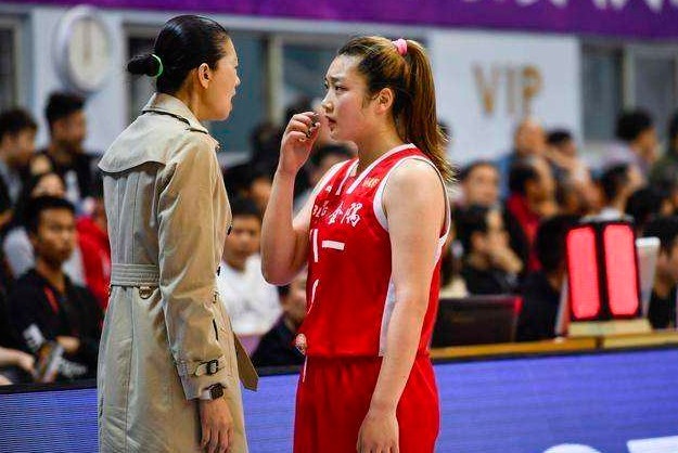 韓旭|CCTV5直播！中國女籃全新陣容亮相，許利民或被取代，雙塔成關(guān)鍵