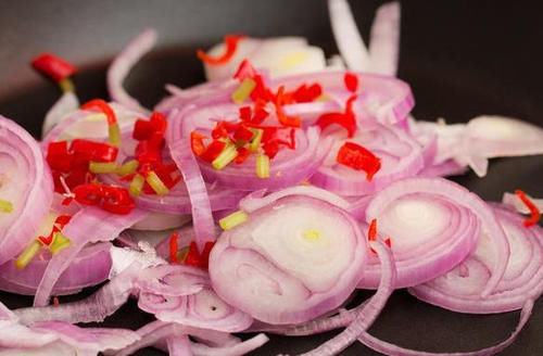 营养成分|人到中年,要学会吃3种食物,美容养颜,滋润肌肤