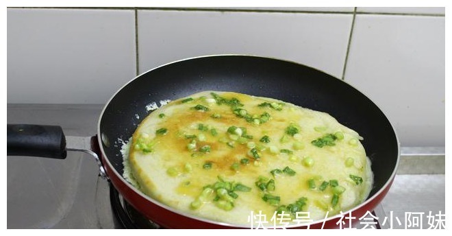 发面葱花饼的简单制作方法,手不沾面,学会不用天天吃馒头花卷了