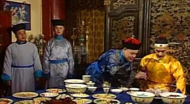 沿袭|清宫沿袭满人旧俗,一天只吃两顿饭,大清皇帝不会饿吗