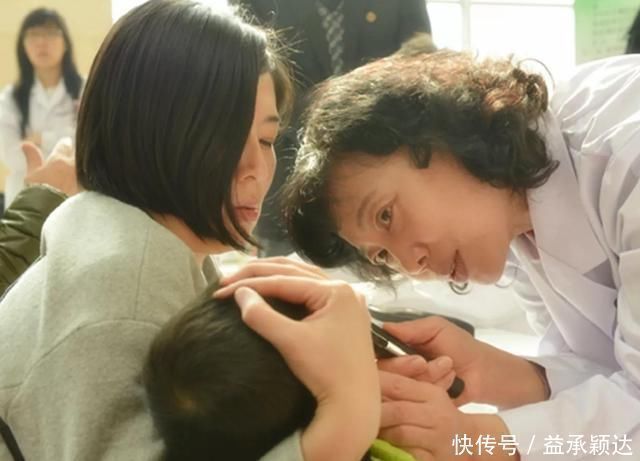 孙子|孙子吵吵耳朵疼,奶奶扒开孩子耳朵一看,里面的情形很恐怖