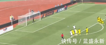 塞内加尔|1-0,读秒点射绝杀!1.6亿航母险些开翻,非洲豪门主帅忘情庆祝!