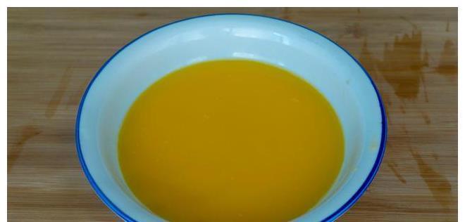 做法|蒸鸡蛋用冷水还是热水?大厨教你正确做法,蛋羹嫩滑无气孔,收藏