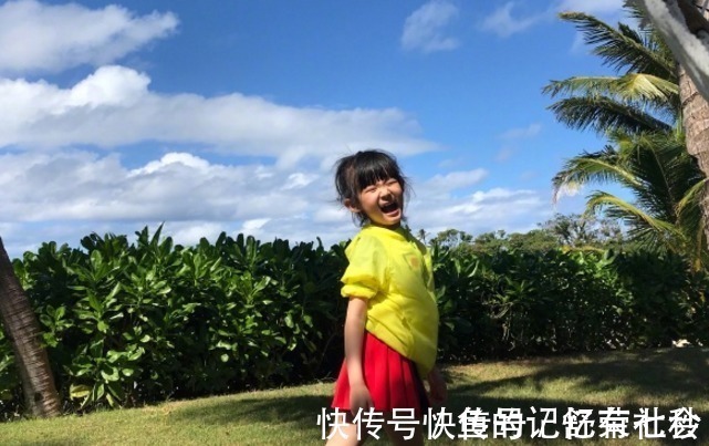 星二代|陆毅大女儿“筷子腿”抢镜,但妹妹近照曝光,才知啥叫“漫画脸”