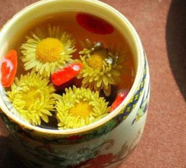 放射性物质|菊花和此物一起泡,等于跑了500米,排出黑臭宿便,瘦出小蛮腰