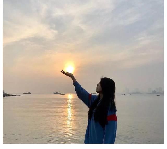 风小雅入驻陌陌平台三个月，屡获“MOMOTV”音乐大赏公演机会