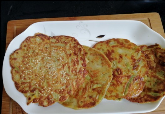 一个茄子,两个鸡蛋,不蒸,不炒,不用一滴水,十分钟搞定早餐