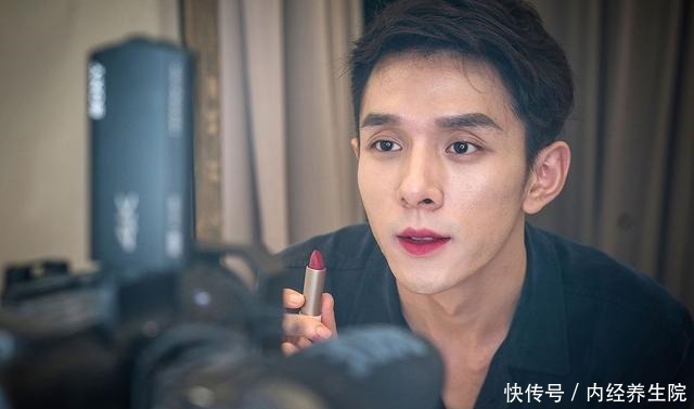 李佳琦薇娅带火的5种零食,销量很高却不贵,建议要多囤些尝鲜