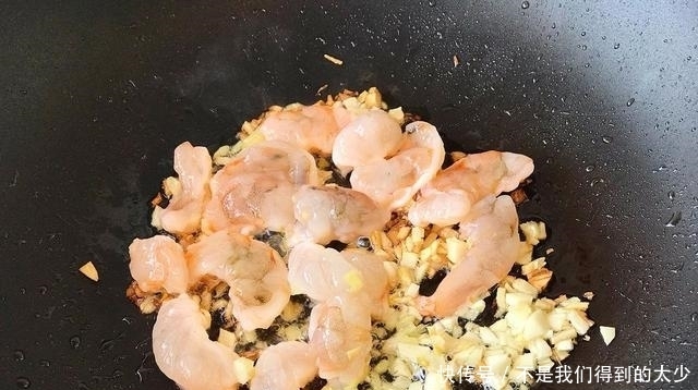 早春时节,饮食“多素少肉”,常吃这3道家常菜,清淡鲜美又润燥