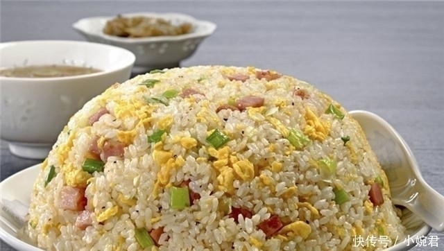 做蛋炒饭时,先炒饭还是先炒蛋?第1步就错了,难怪没有饭馆的香!
