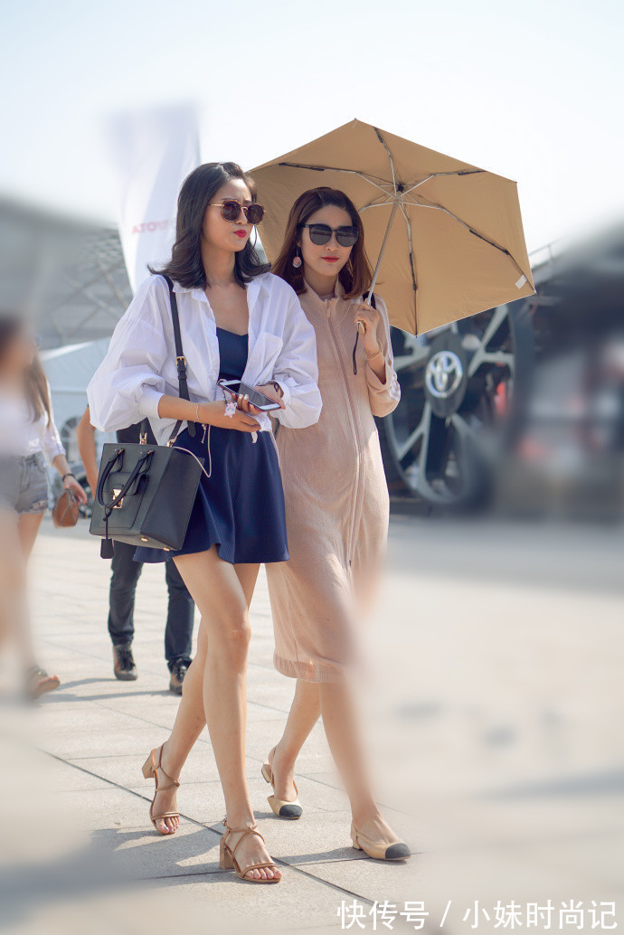 重庆|重庆街拍,几款简约又不失时髦感的舒适穿搭,打造完美的你