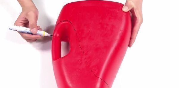 洗衣液空瓶扔掉等于在扔钱切几刀放在厨房,全家人都要抢着用