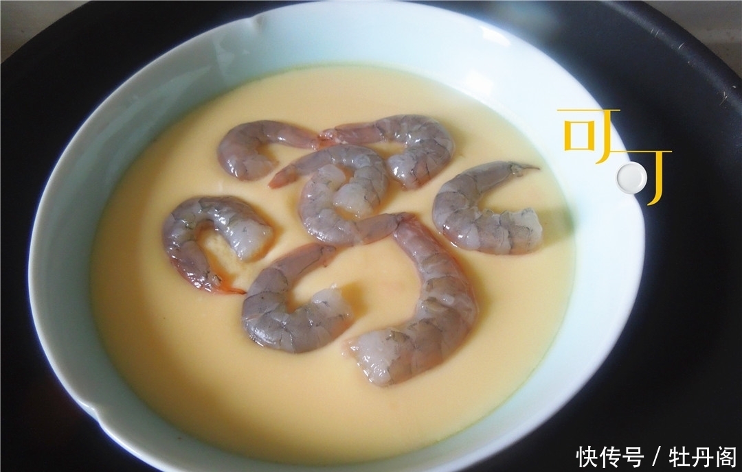 鸡蛋羹这么蒸鲜香滑嫩,老少都爱,我家餐桌上的常客,一学就会
