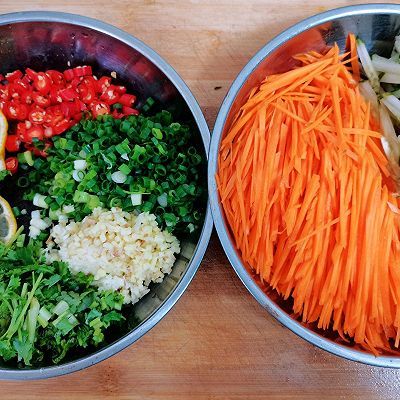 小米辣|柠檬手撕鸡胸肉