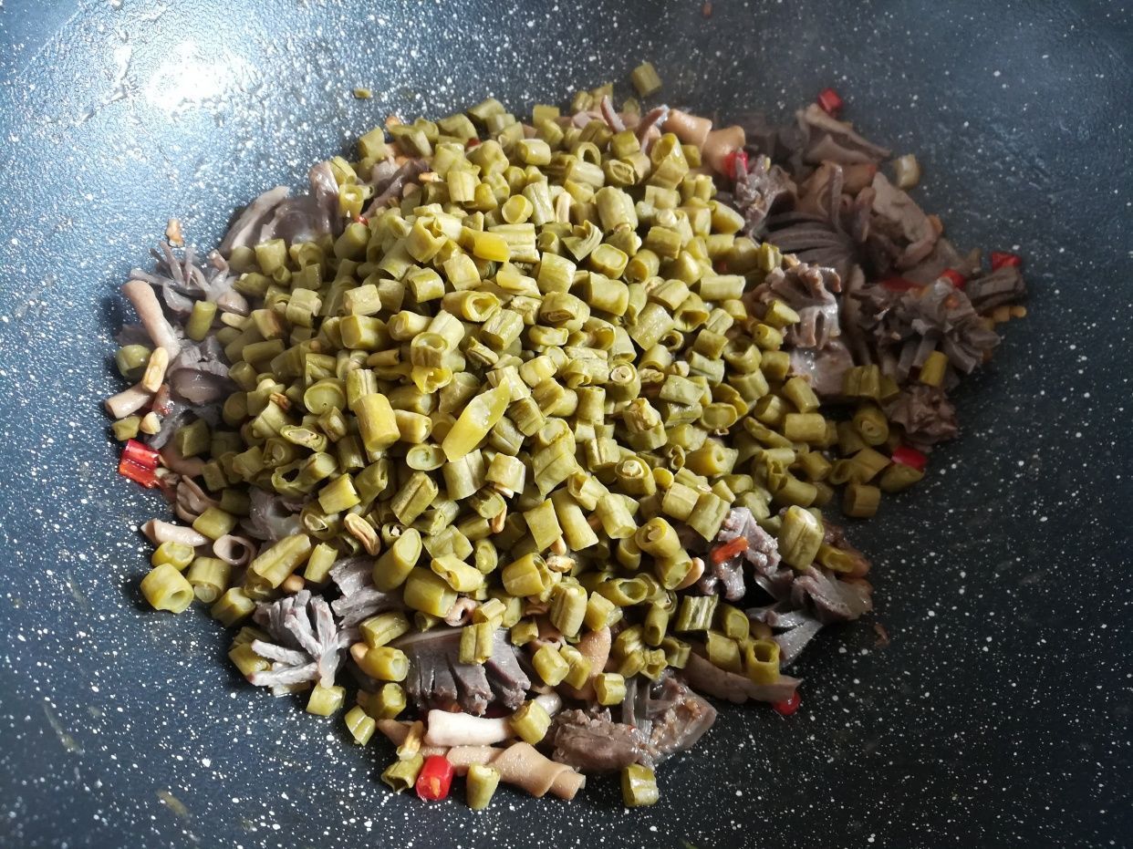 鸡身上不可多得的“宝贝”,肉贩子总会偷偷留下,懂行的人常吃